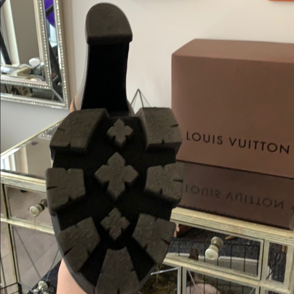 PRADA LEATHER BOOTS - Picture 7 of 7